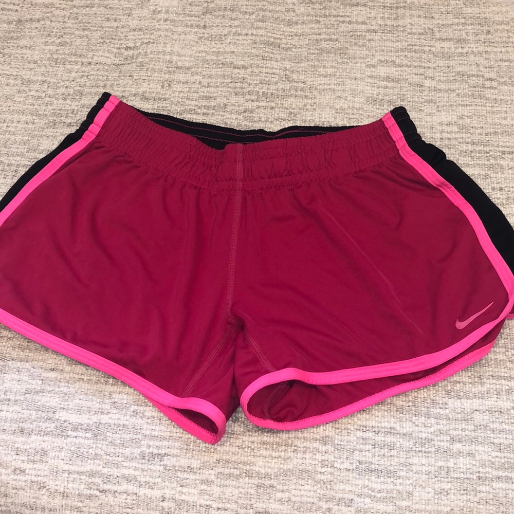 NIKE SHORTS
